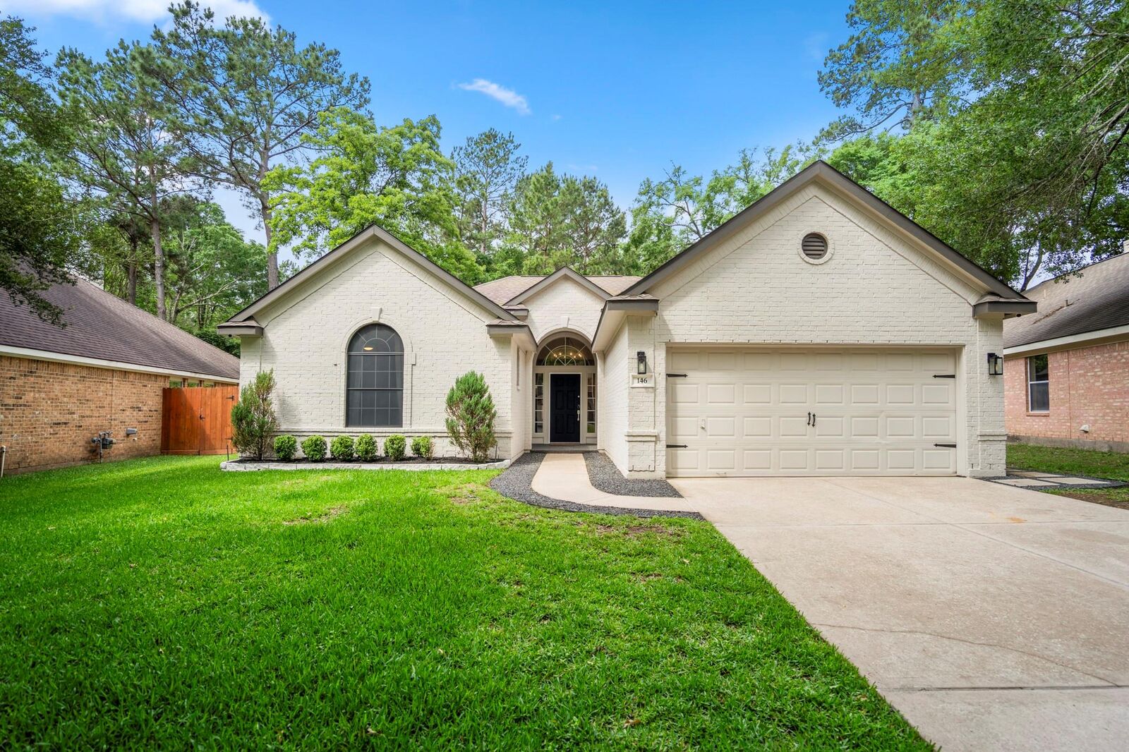 Property Photo:  146 S Holly Laurel Circle  TX 77382 