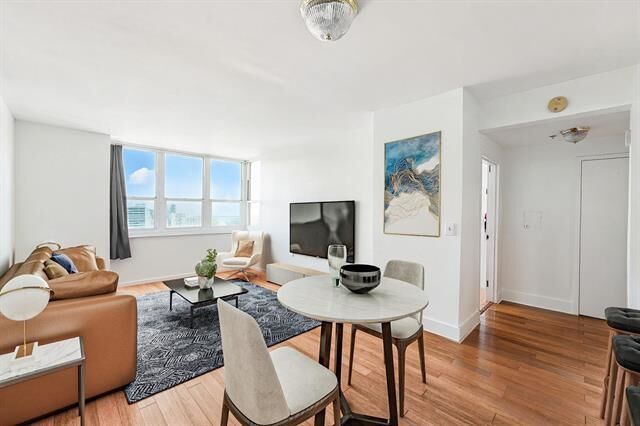 Property Photo:  88 Morgan St 4303  NJ 07302 