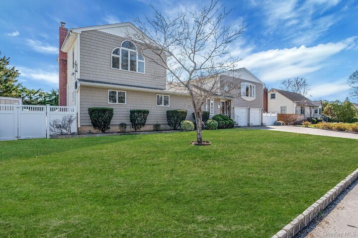 Property Photo:  226 Marcy Street  NY 11704 