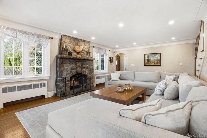 Property Photo:  185 Fenimore Road  NY 10804 