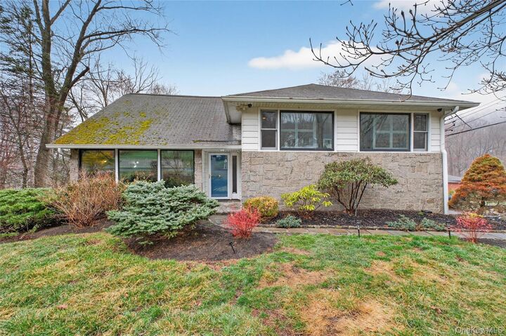 Property Photo:  43 Woodbine Drive  NY 10541 