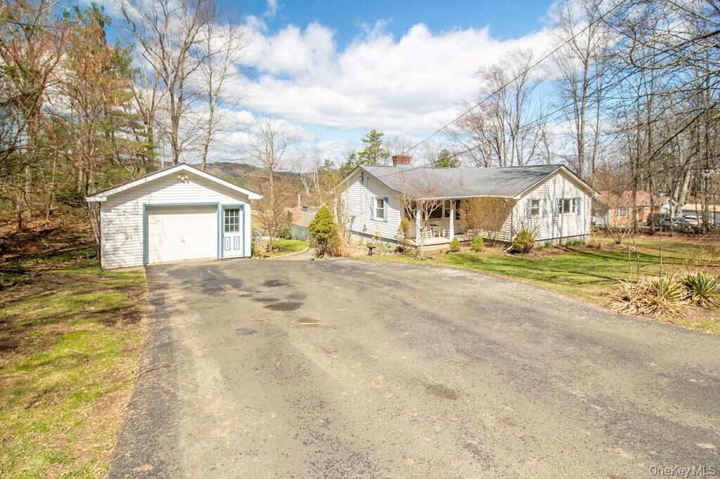 Property Photo:  4 Old Plank Road  NY 12428 