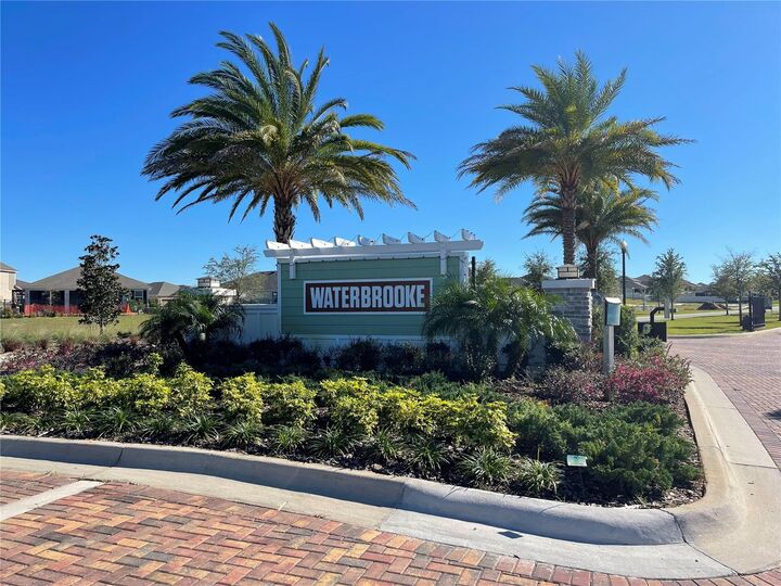 Property Photo: 2950 Firebush Way FL 34711