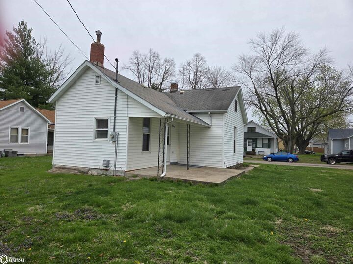 Property Photo:  1711 Lincoln Street  IA 52601 