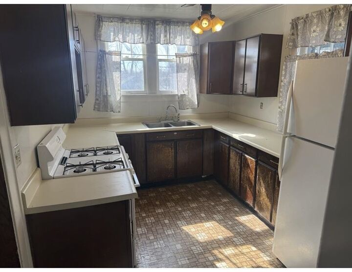Property Photo: 1016 N Hamilton Street MI 48602