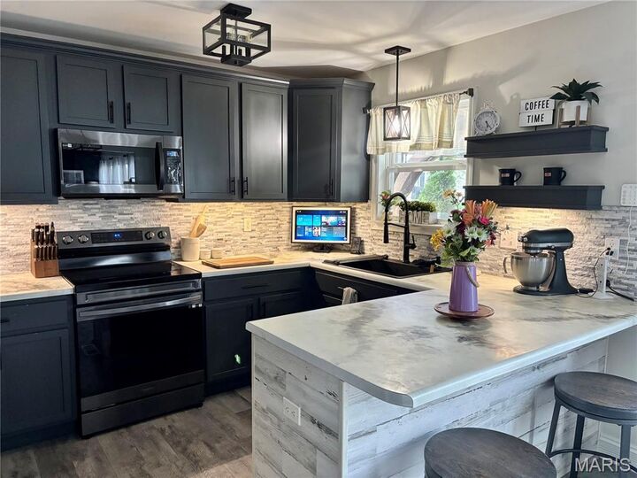 Property Photo:  19 Cambridge Court  MO 63379 