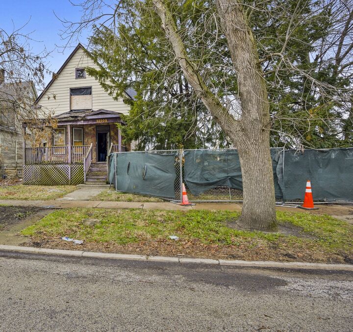 Property Photo:  12108 S Parnell Avenue  IL 60628 