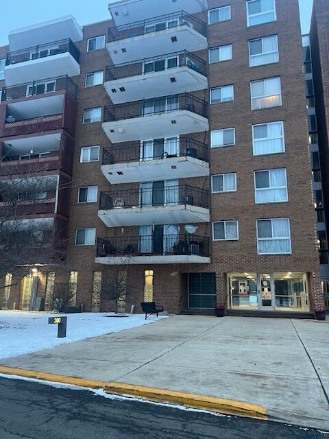 Property Photo:  300 Park Avenue 437  IL 60409 