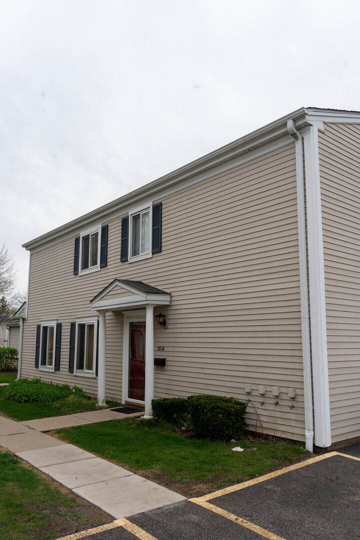 Property Photo:  