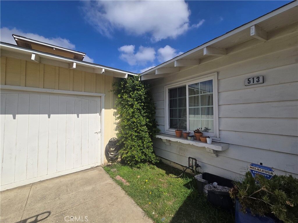 Property Photo:  513 Madison Avenue  CA 92870 