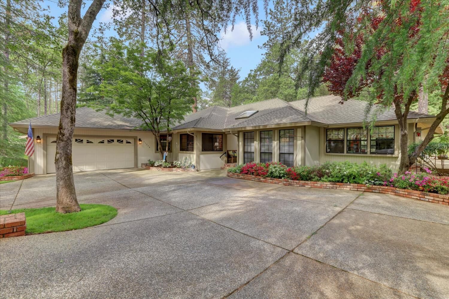 Property Photo: 11774 Skipper Court CA 95946