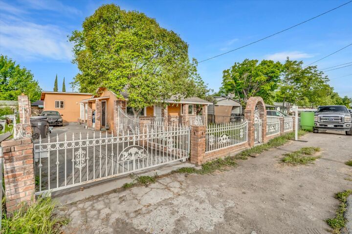 Property Photo:  511 S Gertrude Avenue  CA 95215 
