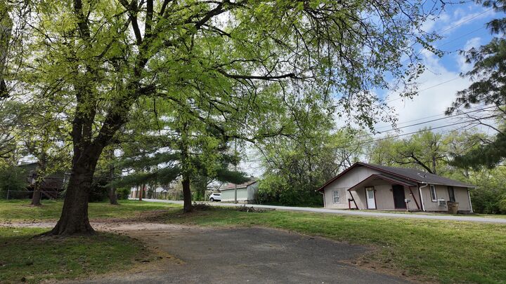 Property Photo: 200A E Palestine Ave TN 37115
