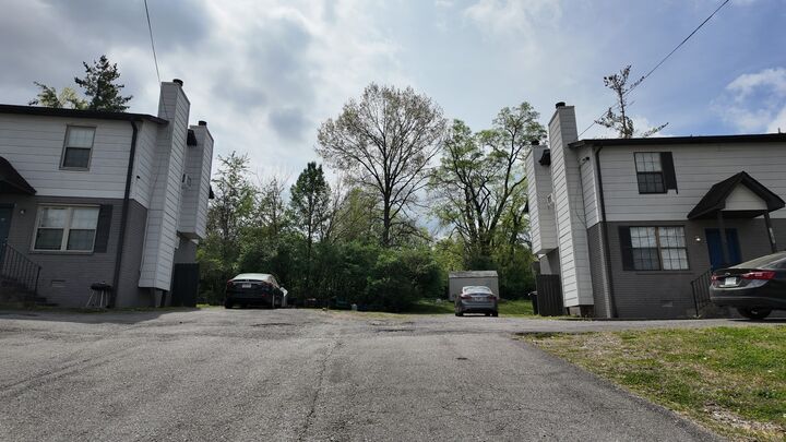Property Photo:  208A E Palestine Ave  TN 37115 