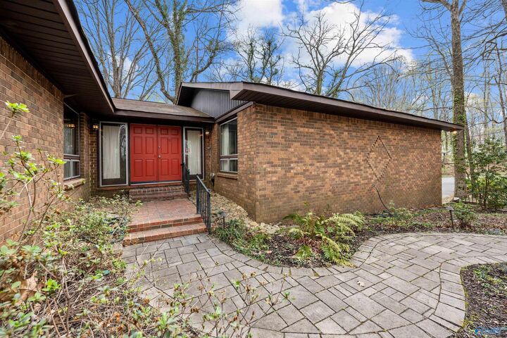 Property Photo:  4420 Willow Bend Road SE  AL 35603 