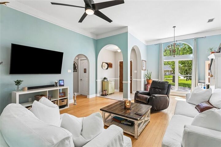 Property Photo: 225 Swallow Street LA 70433