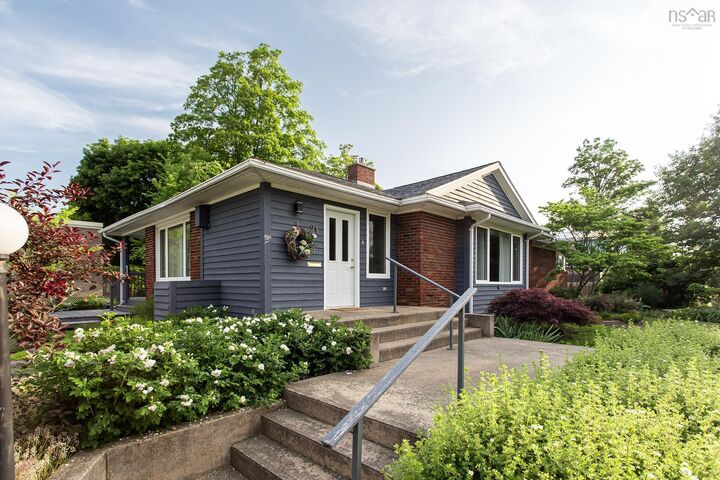 21 Spring Garden Road — photo 1
