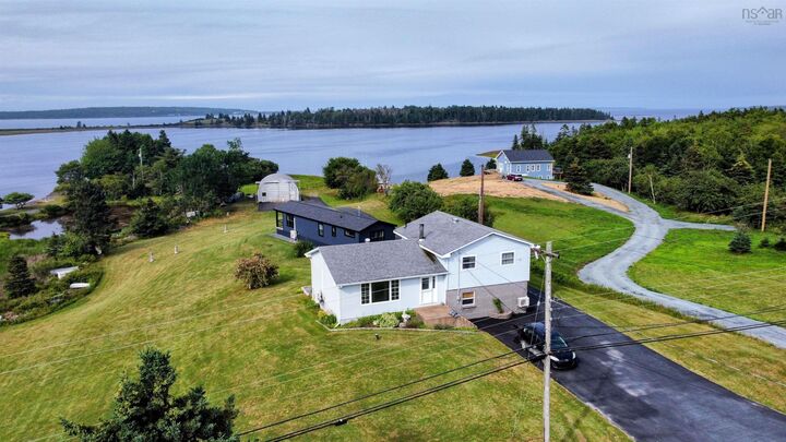227 Kingsburg Road — photo 1