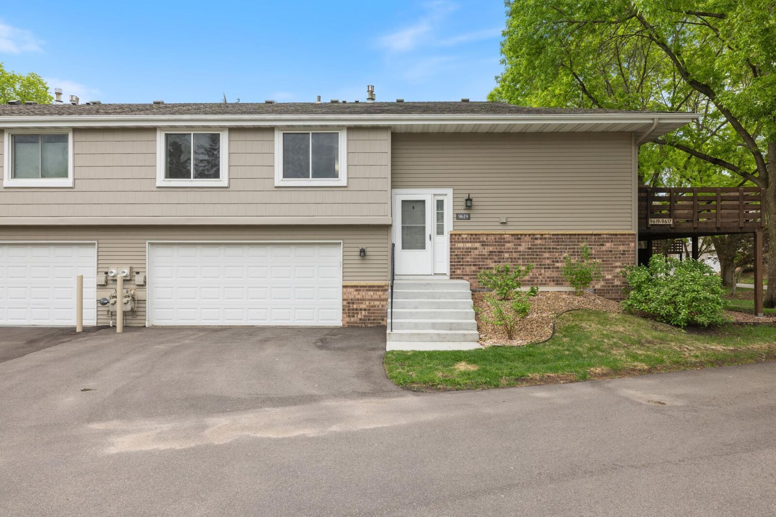 Property Photo:  9619 Ensign Circle  MN 55438 