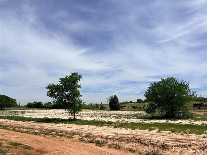 Property Photo: 160 Daggett Drive TX 76234