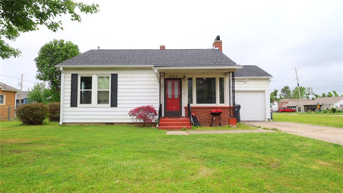Property Photo:  1112 10th Street  AR 72756 