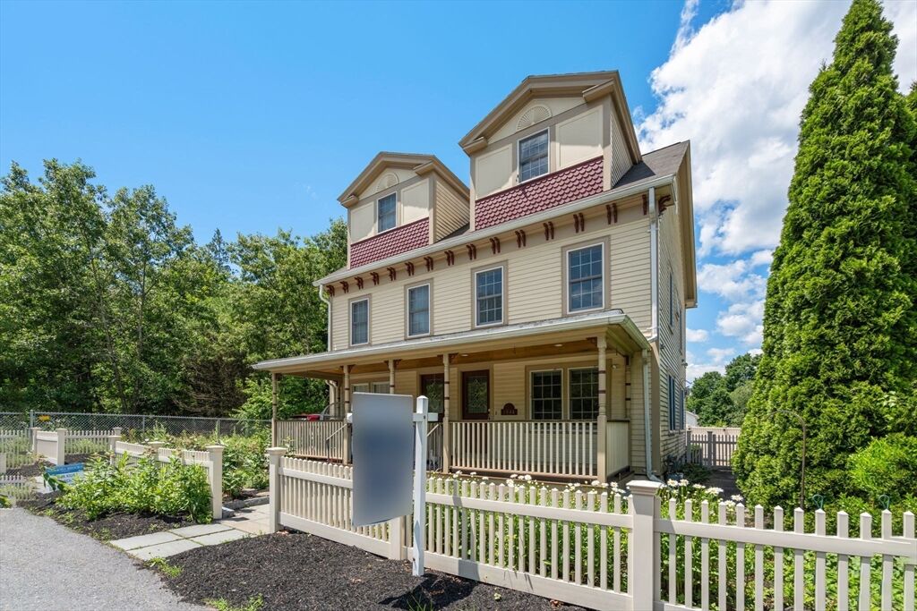 Property Photo:  1844 Main St 1  MA 01742 