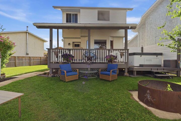 Property Photo: 6134 52 Street Close AB T4J 1E8