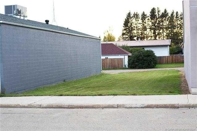 Property Photo: 5106 50 Street AB T0M 0X0