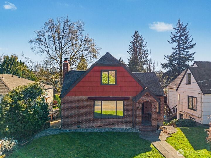 Property Photo: 7318 20th Avenue NE WA 98115