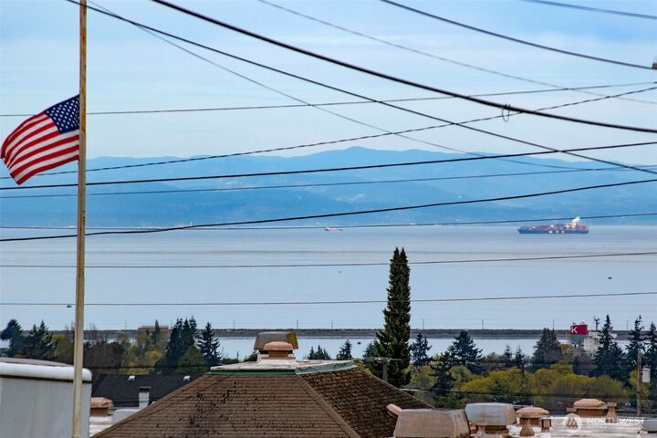 Property Photo:  2917  Peabody Street  WA 98362 