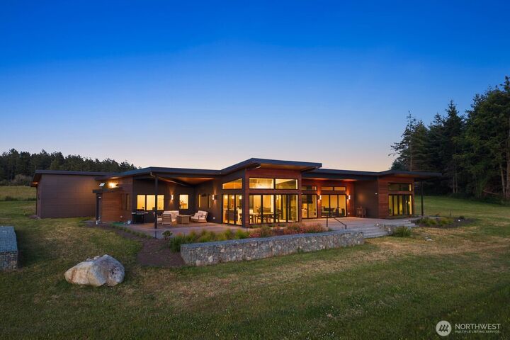 Property Photo: 166 Montrose Place WA 98250