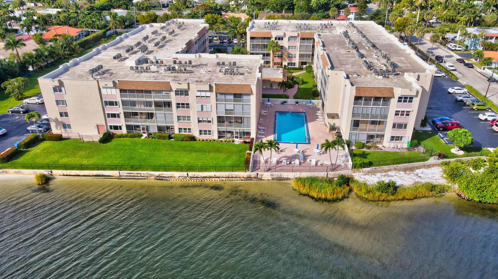 Property Photo:  1502 S Lakeside Drive #414  FL 33460 
