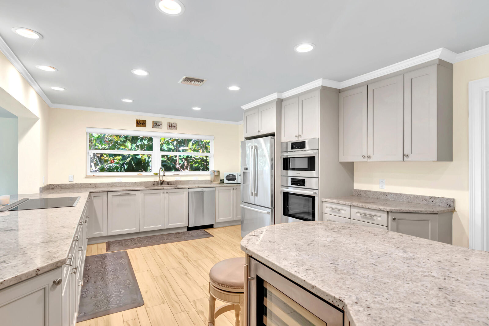 Property Photo:  500 Gardenia Lane  FL 32963 