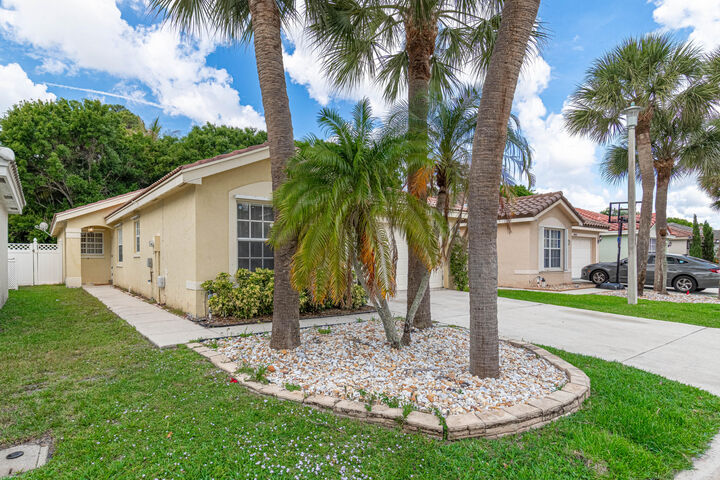 Property Photo:  8057 Stirrup Cay Court  FL 33436 