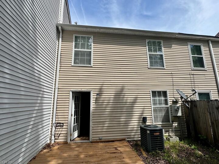 Property Photo:  1232 Corkwood Cir  VA 23320 