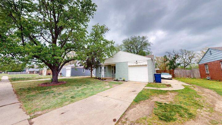 Property Photo:  1314 E Jump St  KS 67216 