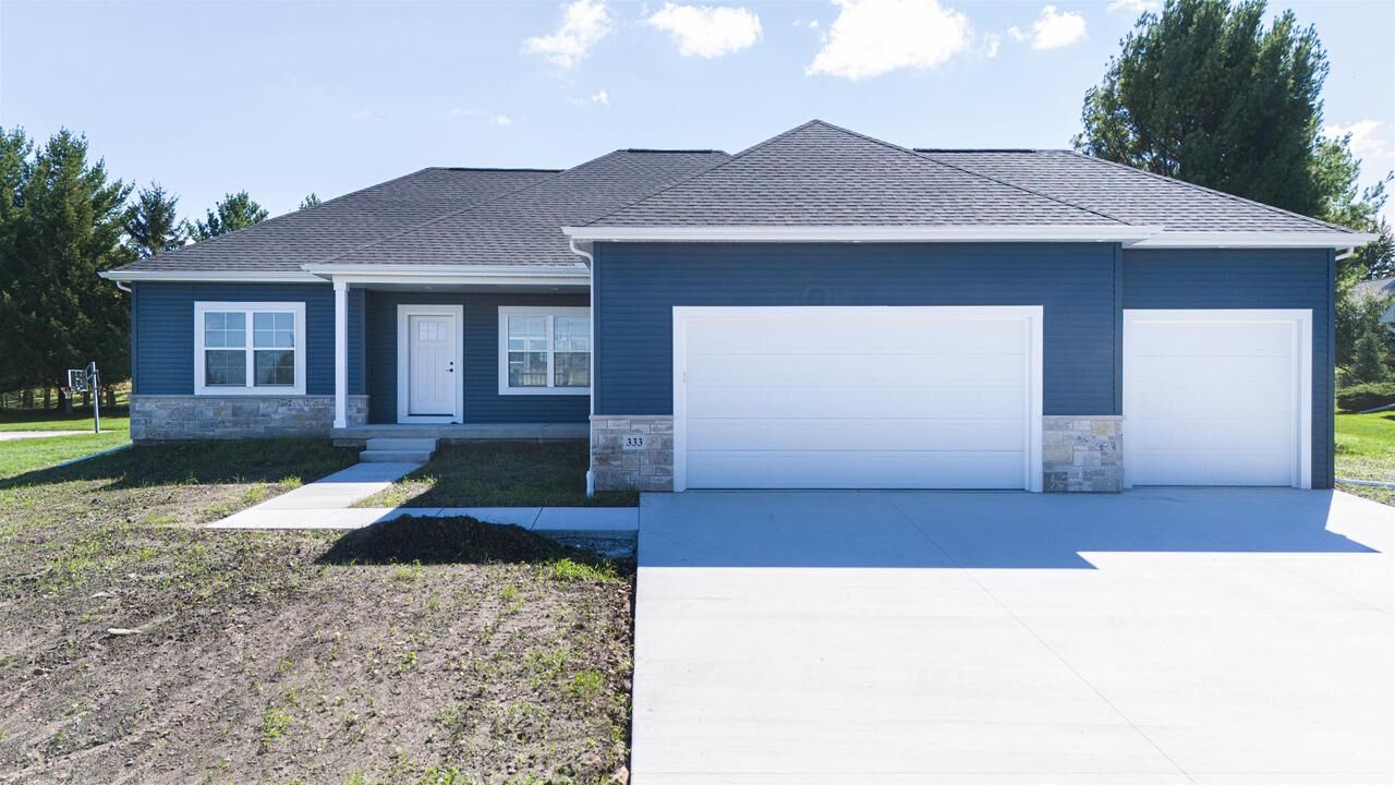 Property Photo:  333 Drumlin Loop  WI 54971 