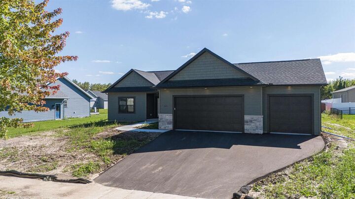 Property Photo: 425 Village Lane WI 54971