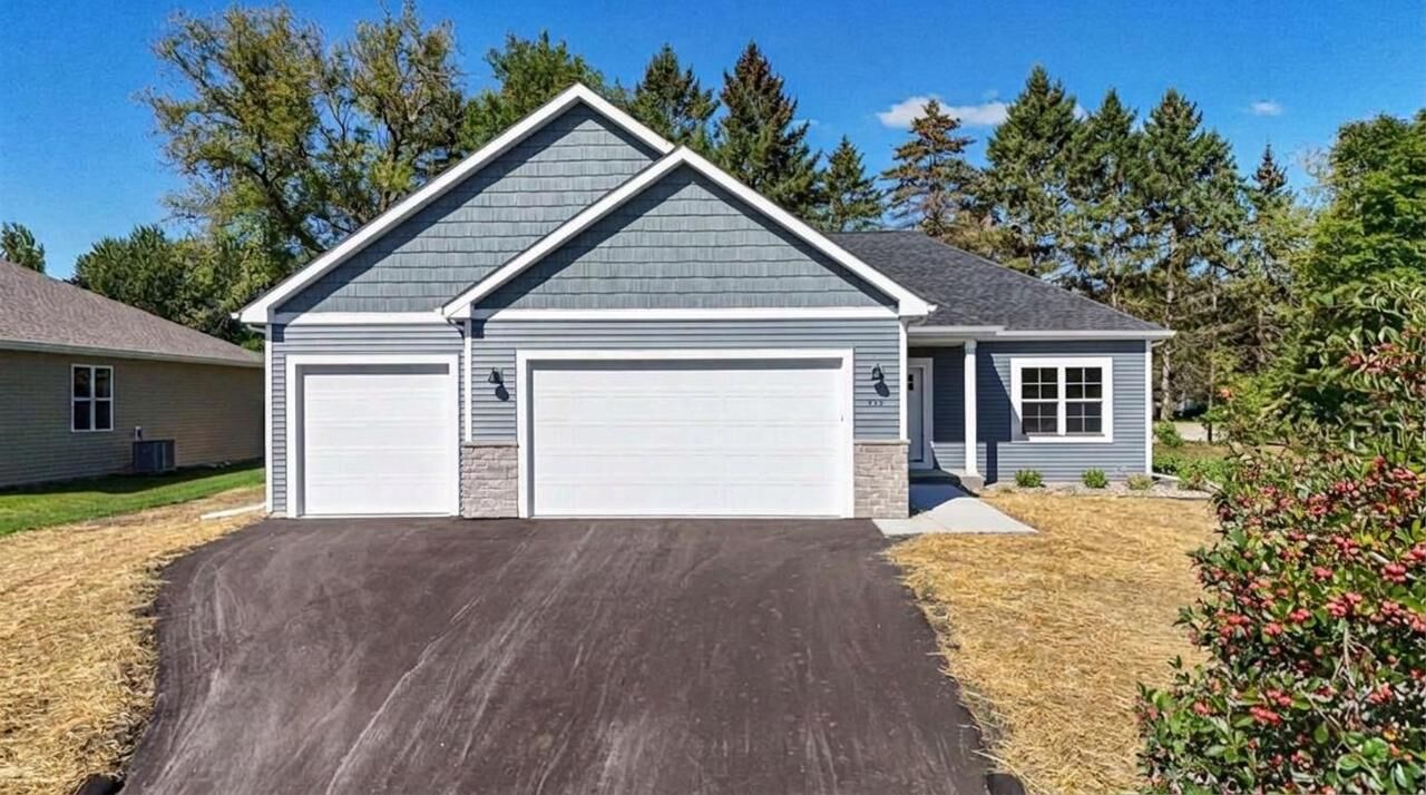 Property Photo:  442 Village Lane  WI 54971 