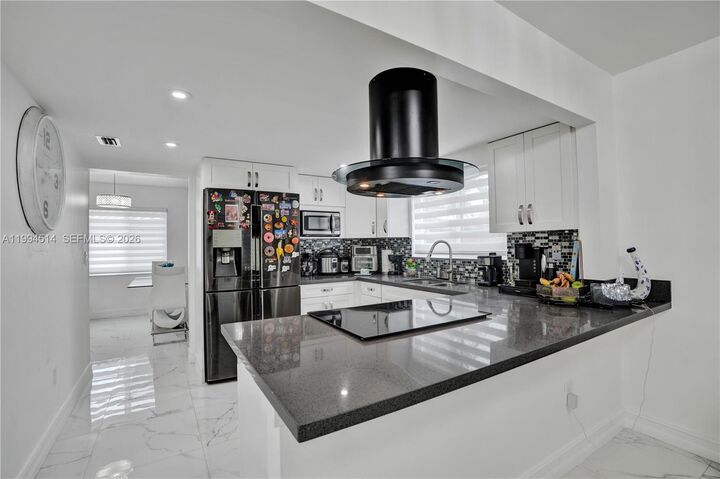 Property Photo: 15463 SW 57th St FL 33193