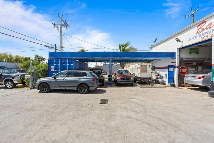 Property Photo:  10501 SW 185th Ter  FL 33157 