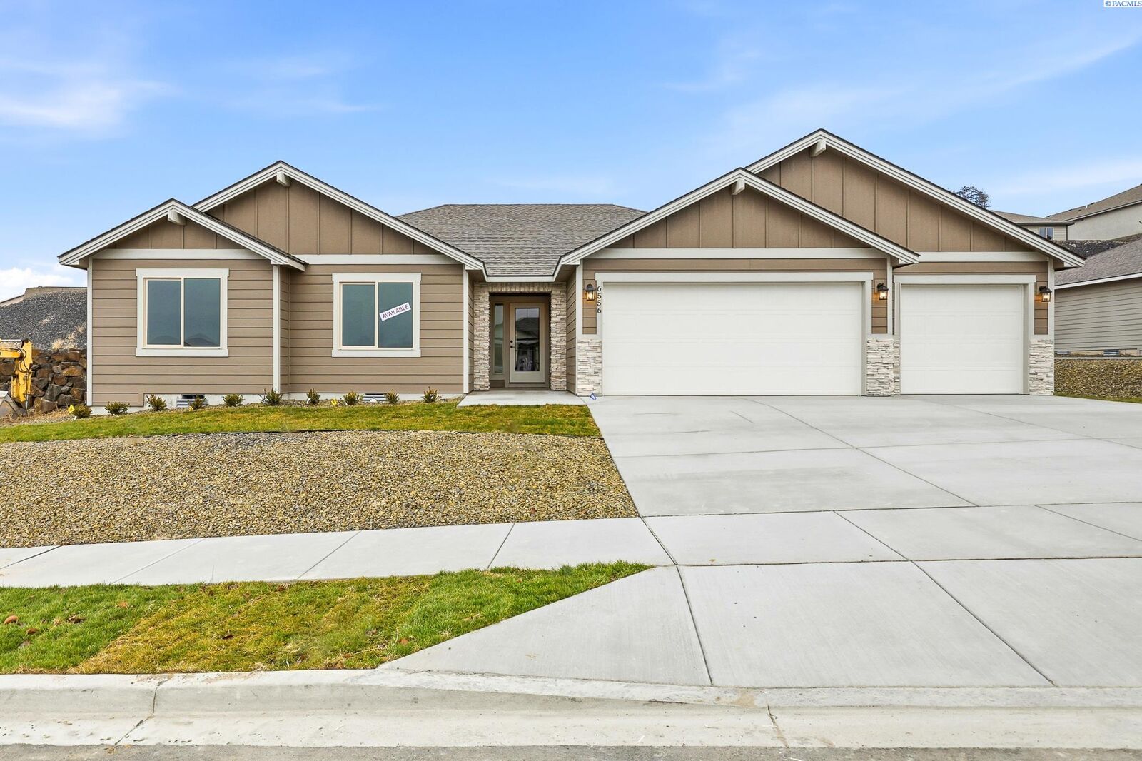 Property Photo:  6556 W 29th Ct  WA 99338 