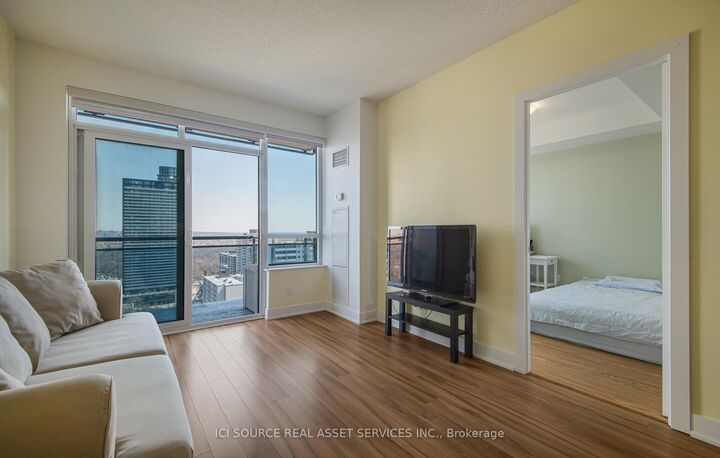 Property Photo: 28 Linden Street 2303 ON M4Y 0A4