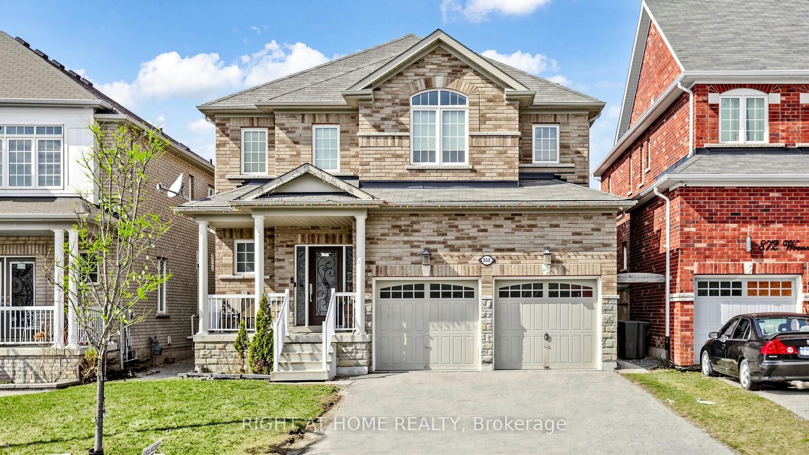 Property Photo: 868 Wrenwood Drive ON L1K 0V8