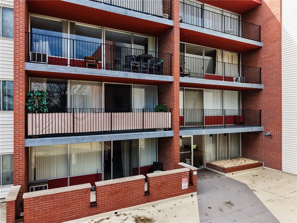 Property Photo:  446 Hoodridge Dr 201  PA 15234 