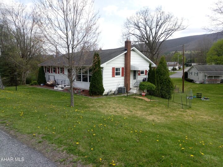 Property Photo: 168 Indiana Drive PA 16602