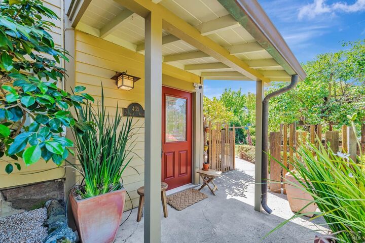 Property Photo:  405 Oakdale Avenue  CA 94920 
