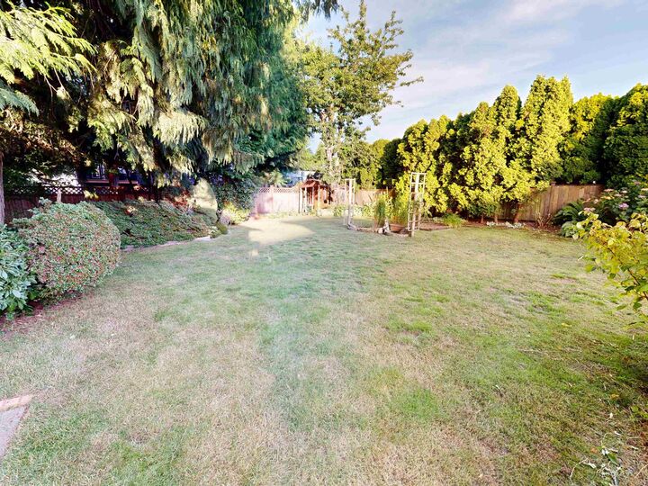 Property Photo: 11546 71A Avenue BC V4E 2E3