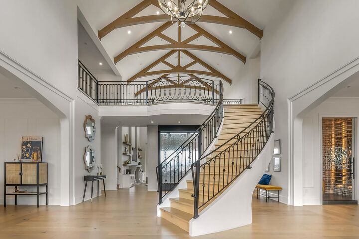 Property Photo: 16927 40 Avenue BC V3Z 1C8