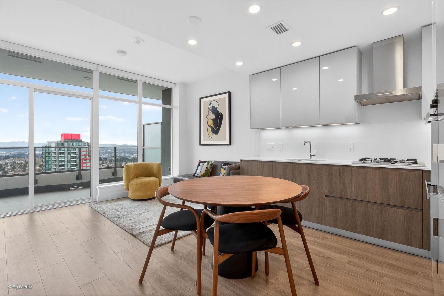 Property Photo:  6511 Sussex Avenue 2603  BC V5H 0K5 
